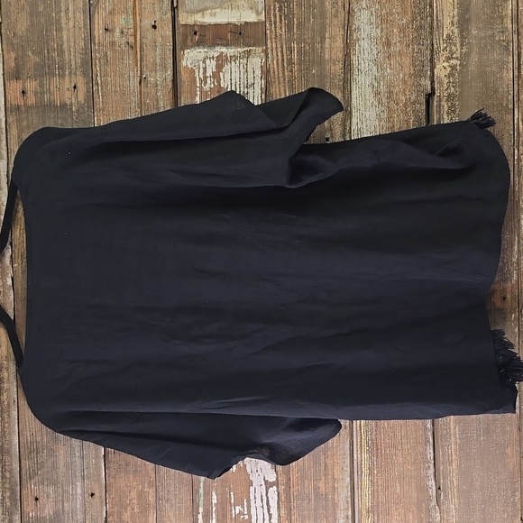 Ava & Viv Black Boxy Blouse With Tassel Hem, Plus Size 1X - Picture 2 of 6